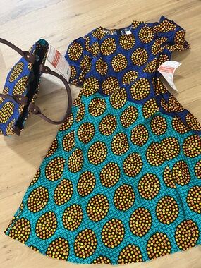 African print Blue & Yellow Printed Short Sleeve Dress with matching purse